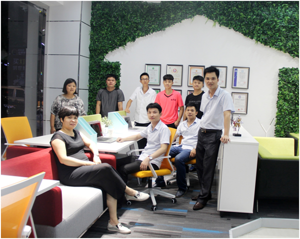 911香蕉视频APP楊總與東莞負責人合照 911香蕉视频APP楊總與東莞負責人合照