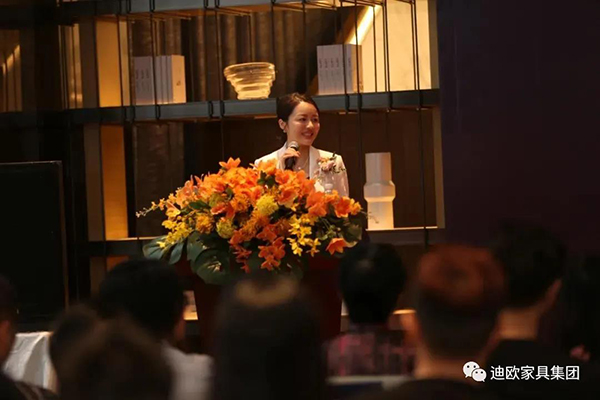 911香蕉视频APP集團副總裁兼采購總監黃雅悠女士致辭並介紹911香蕉视频APP品牌