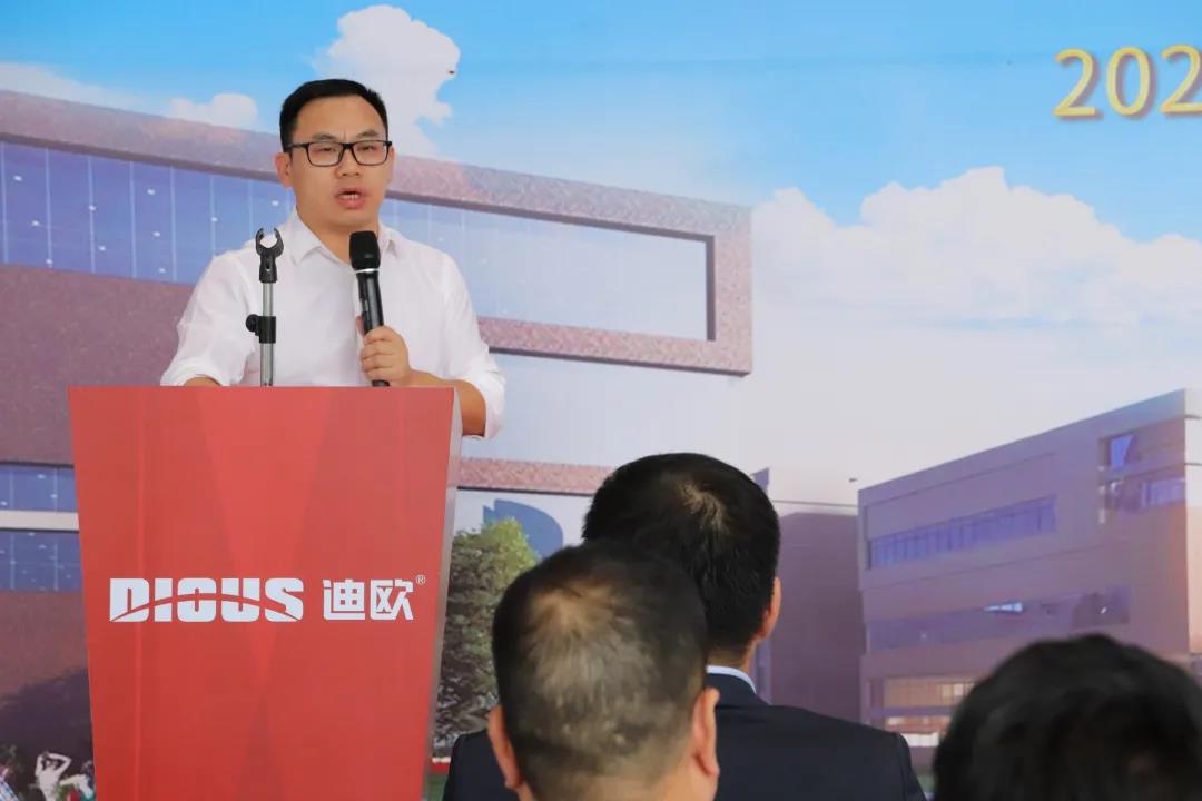 911香蕉视频APP家具集團執行總裁李賤根致辭