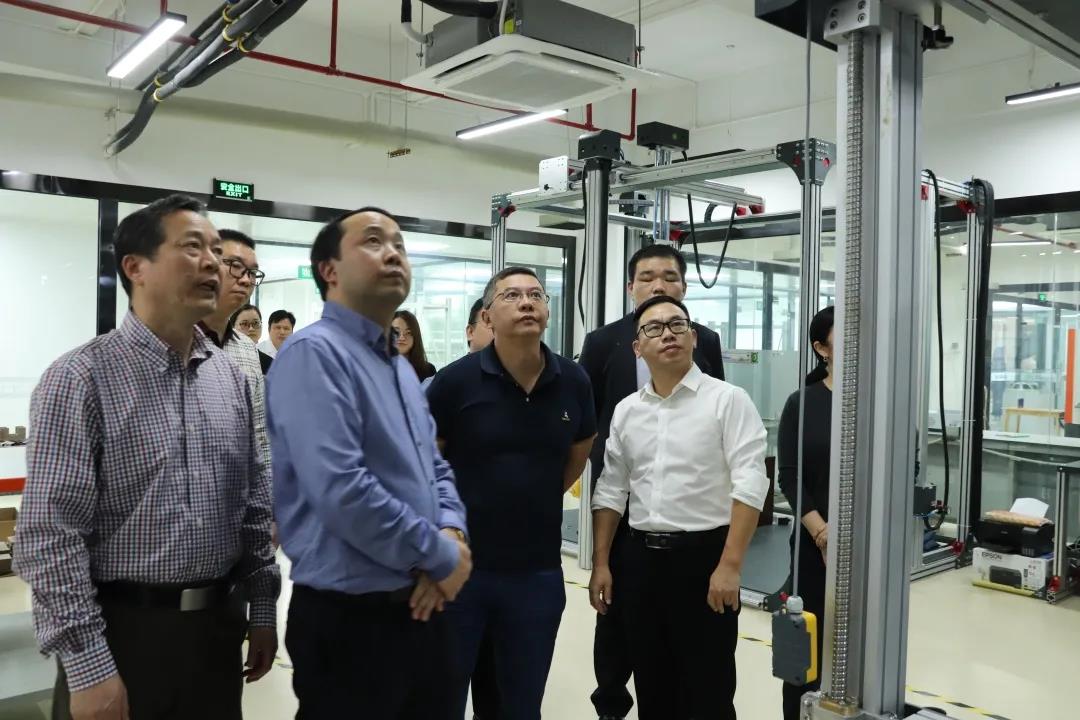 911香蕉视频APP家具集團品質檢測中心智能設備吸引一眾嘉賓關注